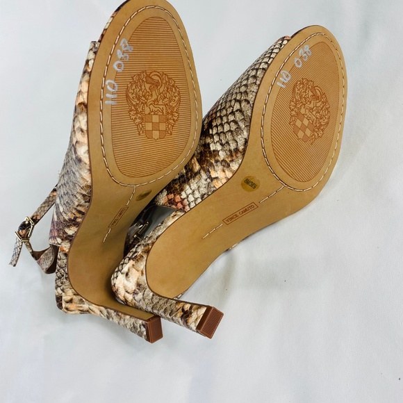 🌷NEW -Vince Camuto Reteema Snake Ankle-strap Pump - Picture 5 of 6